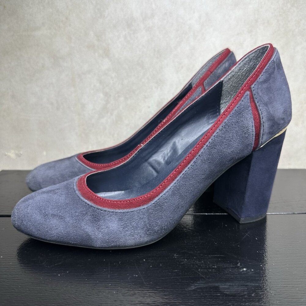 Tommy Hilfiger Pumps Blue Suede 3.5” Chunky Block Heels Burgundy Gold Trim
